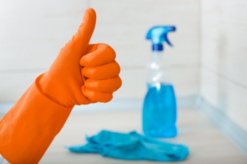 Kitchen deep cleaning during a Shepherdsbush move out service